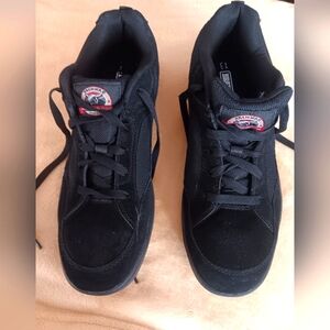 Men's size 13 Brahma steel toe work shoes